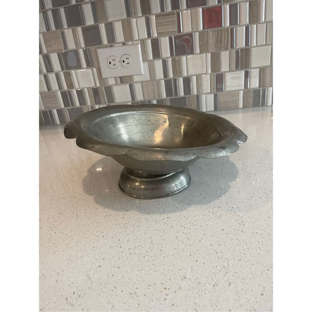Old English genuine pewter bowl petal shaped dish silver‎